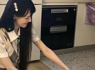 导航至166.su，这里的黑料比你想的还要魔幻
