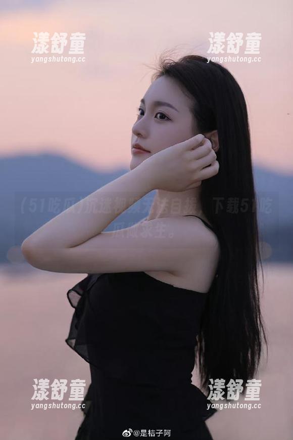 沉迷视频无法自拔，下载51吃瓜做求生。