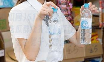 51吃瓜网今日发布震撼人心的瓜，吃瓜群众齐聚，真让人忍不住想搭个小凳子，静静旁听！