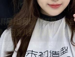 访问51黑料网，你会前后左右翻滚，因为八卦像彩虹一般争先恐后