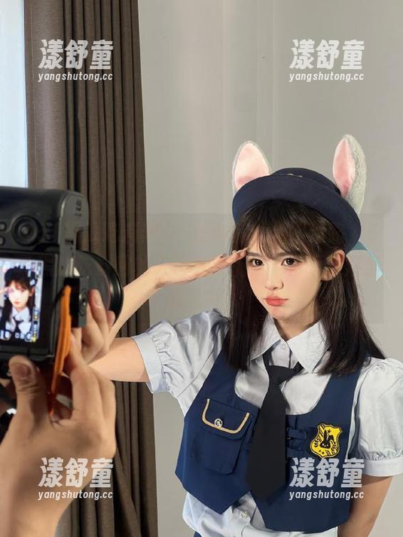 一路向前，永不迷路，51黑瓜吃料网的入口就在前方的...呃，灯红酒绿中？