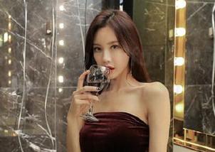 打开“bg88fun”的链接，原来他们都藏在瓜里！