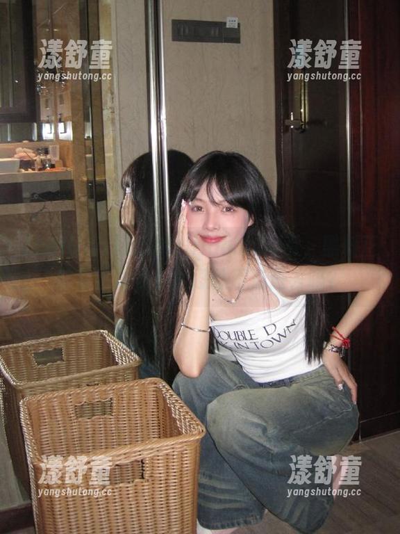 进入heiliao.su首页，黑料正能量循环，你能忍住不点进去吗？