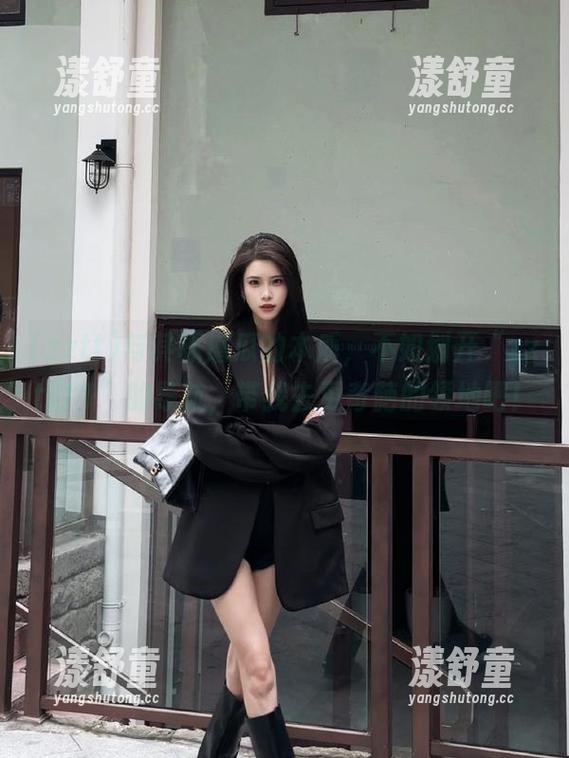 与其琢磨瓜的本质，不如划开“zztt11”的导航，带我去更奇葩的领地吧！