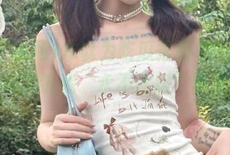 本以为吃瓜很简单，结果人人吃瓜网告诉我“永不迷路”需要带把伞。