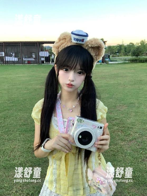 我替你点开“吃瓜网”的导航，看见八卦如云，真心不想下班。