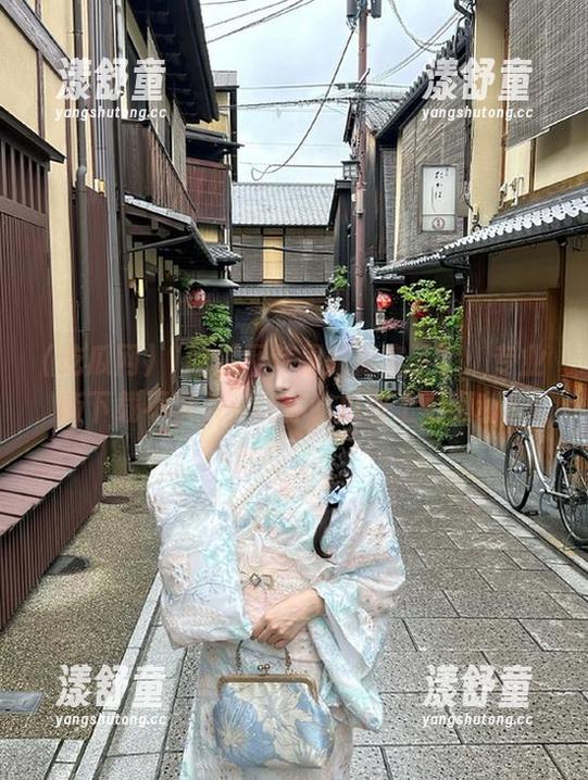“吃瓜网苹果版搬家了”：专业版下载不求人，让你吃瓜路上更顺利！