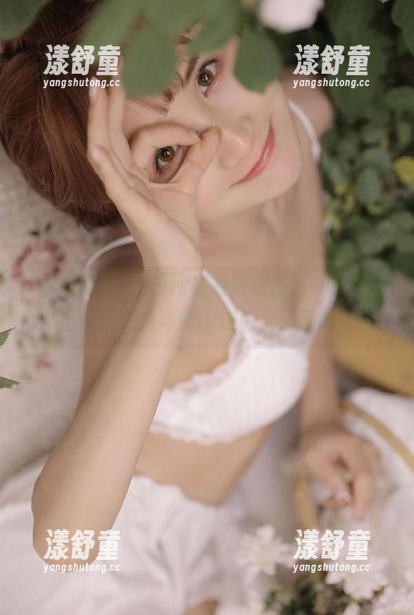 吃瓜网红 吃瓜网红最新动态,一位主播鱼缸里和鱼斗舞,这也太强了吧!
