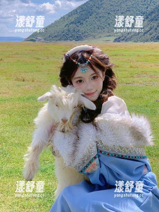 悲剧！在“明星黑料”地址看到了想哭的故事，一位偶像为了招揽粉丝穿上了一套小丑服！