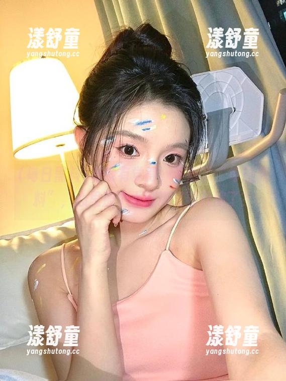 每日黑料 有没有觉得,下载了“每日黑料”,心里那个小剧场又要开演了?