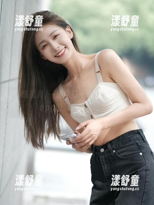 网曝黑料 一边刷剧一边捉黑,网曝黑料app的双眼皮真好看!