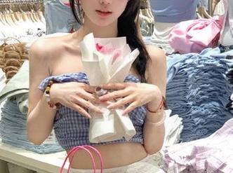 黑料不打烊,万里长征难道只会发布对某些人冷眼相对的新闻？太有意思了。