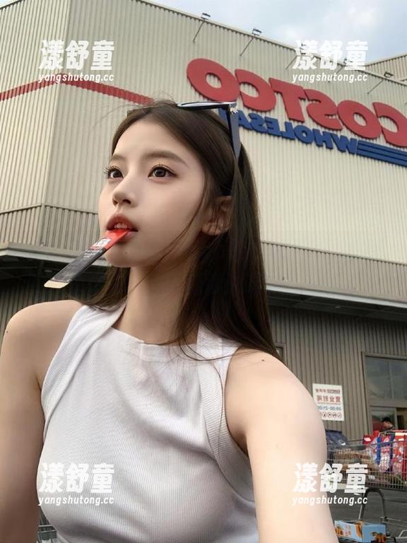 把黑料网app放在桌面上，今天的独家炸裂内容，值得边吃零食边观看！