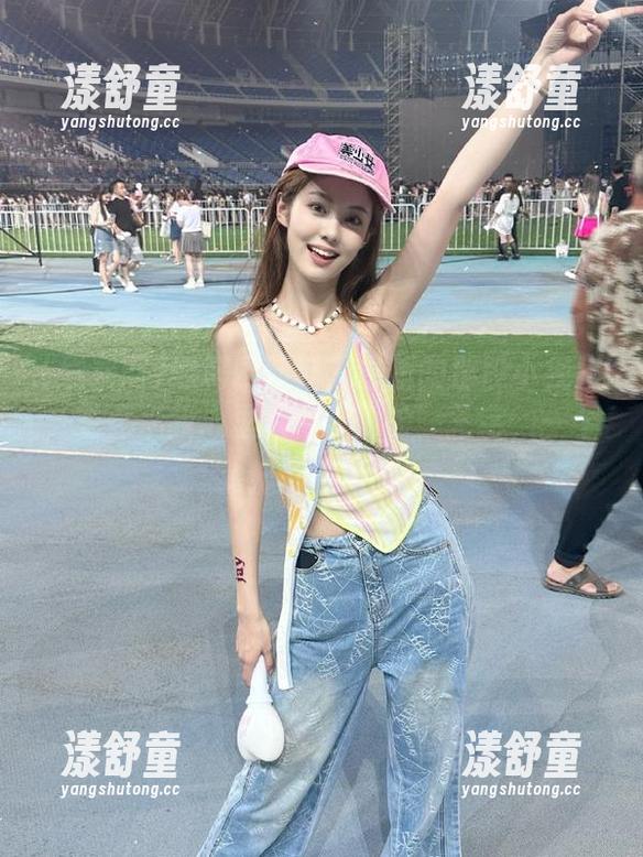 黑料网 黑料网最新:最新的那段小视频,看完后我心里只剩“为啥”三字,一个字都说不出来!